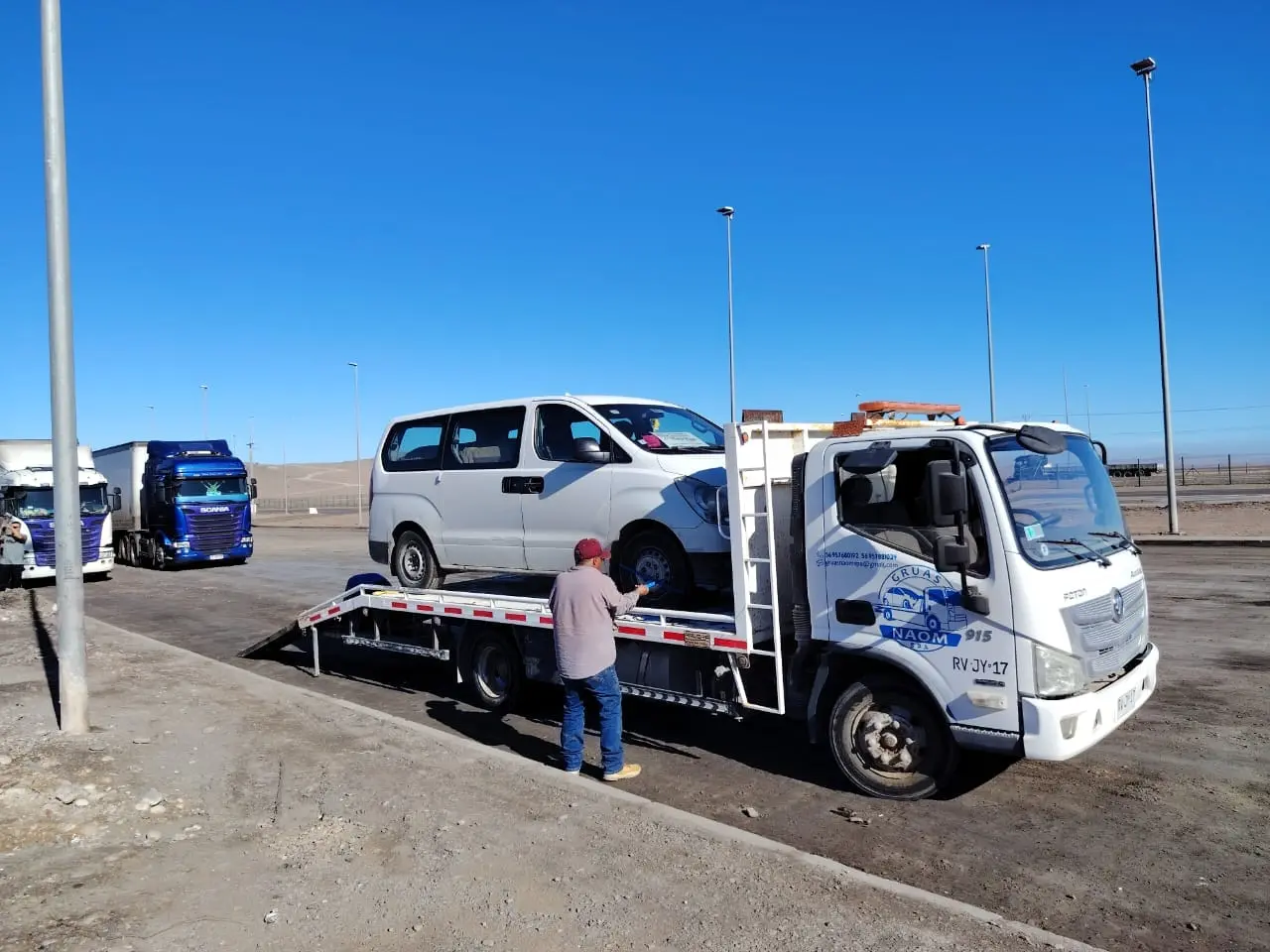 Servicio de grúa NAOM 1