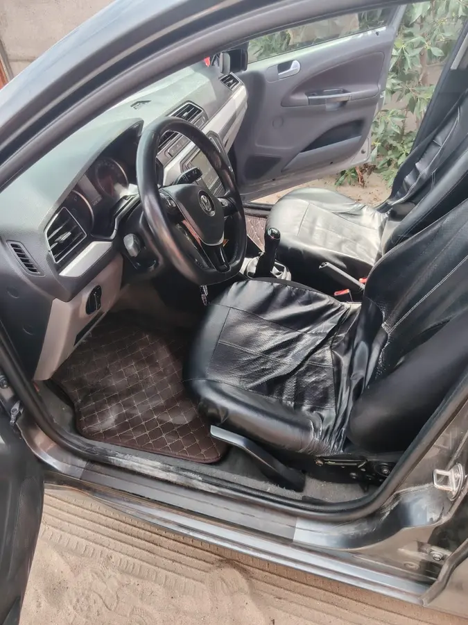 Vehículo de Rent a Car NAOM 4