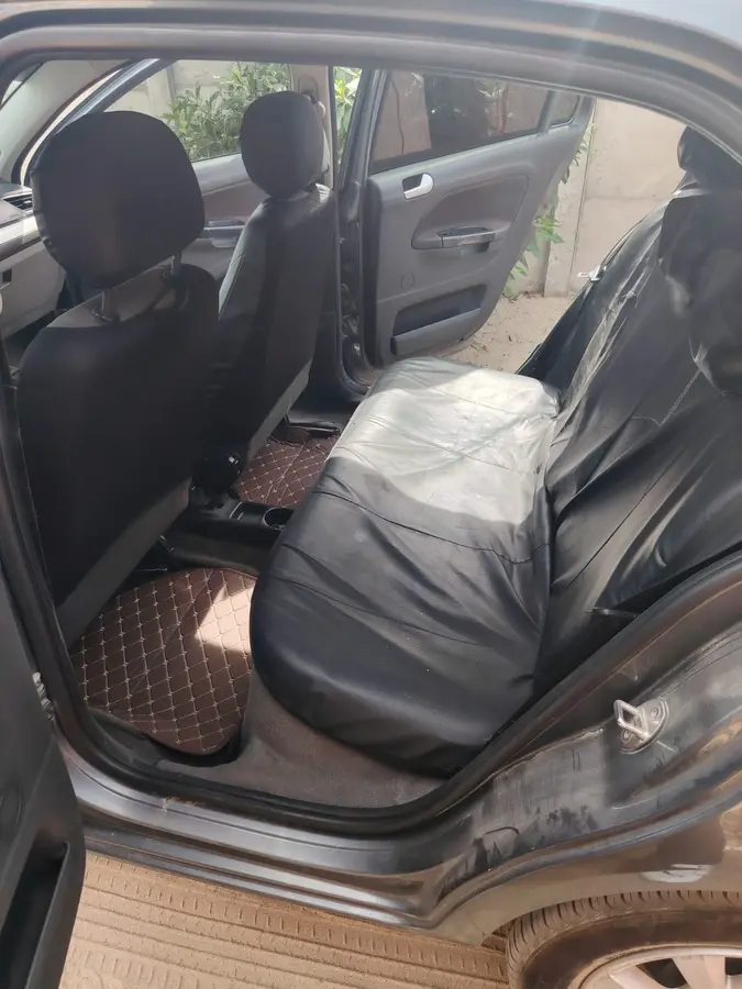 Vehículo de Rent a Car NAOM 5